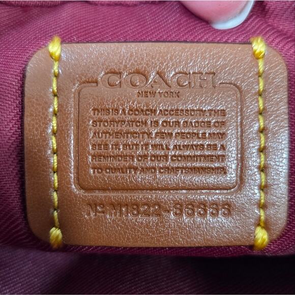 Coach Prairie Signature Sadie Bag Wristlet Double Zip Closure Gold Tone Hardware - Picture 11 of 15